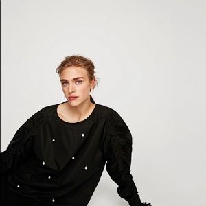 NWT ZARA BLACK LONG SLEEVE TOP WITH PEARLS